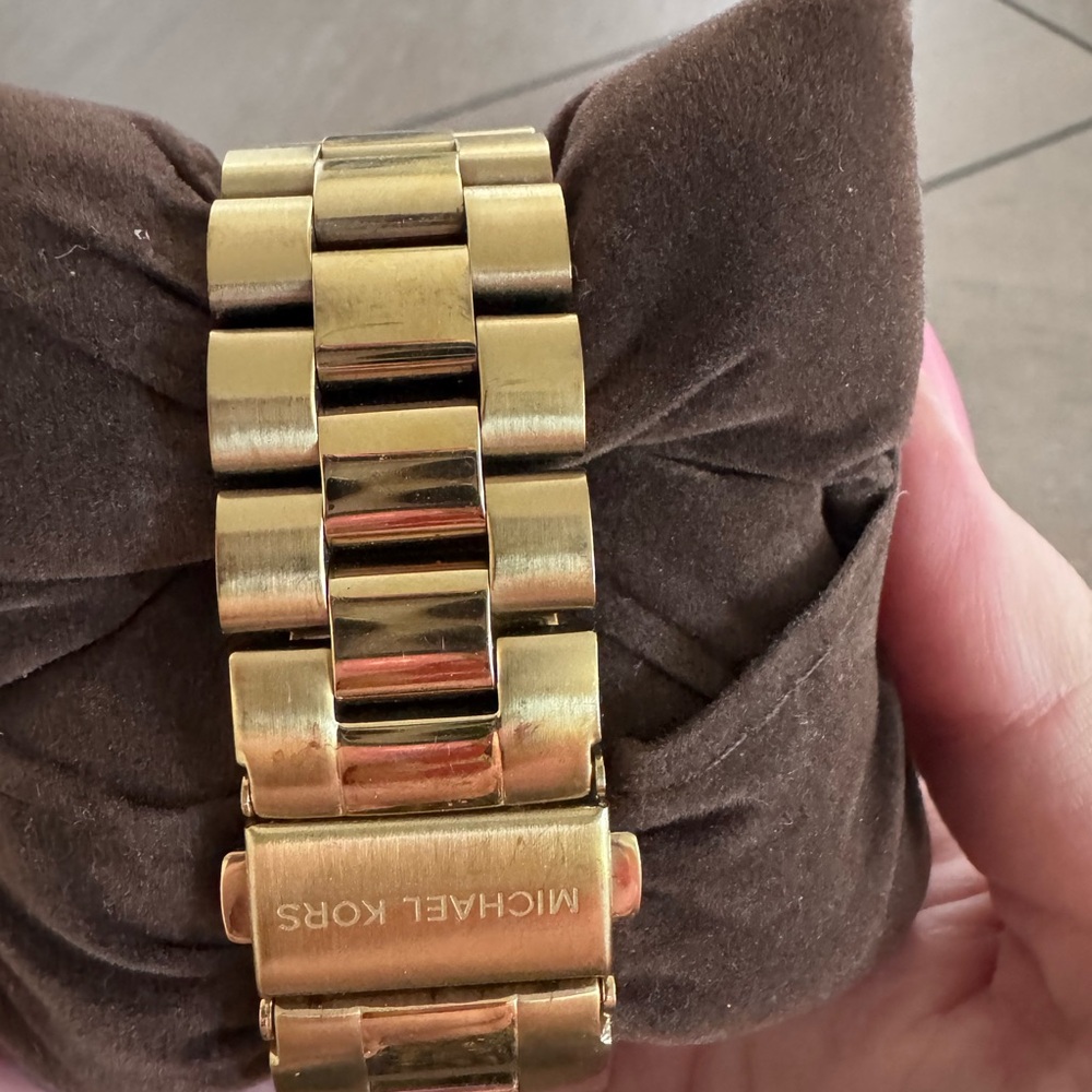 Michael Kors Runway Gold Multifunction Watch - Picture 6 of 16